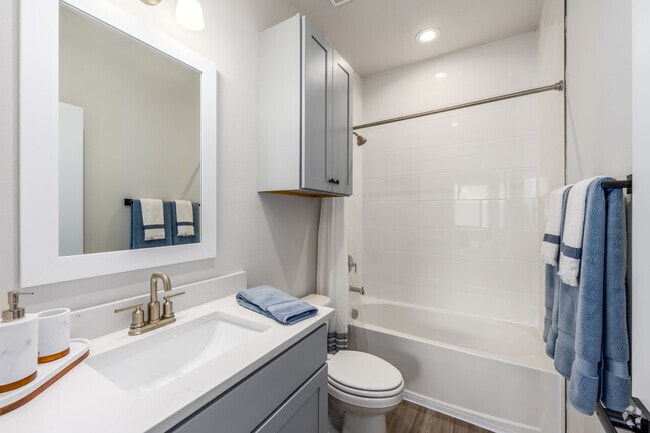 B4 2BR, 2.5BA - 1,156SF - Bathroom 1