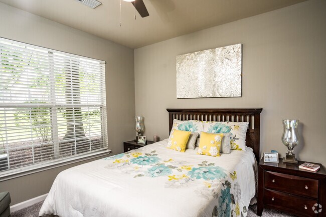 Photo - Waterford Landings Apartments