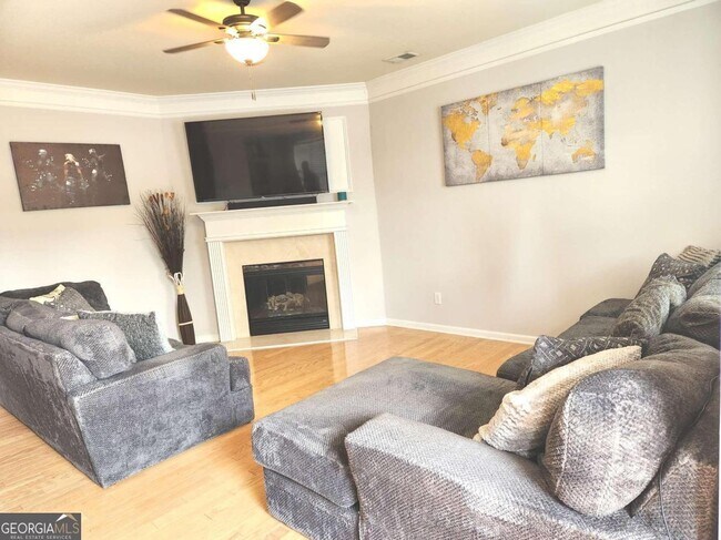 Photo - 608 Lofty Ln