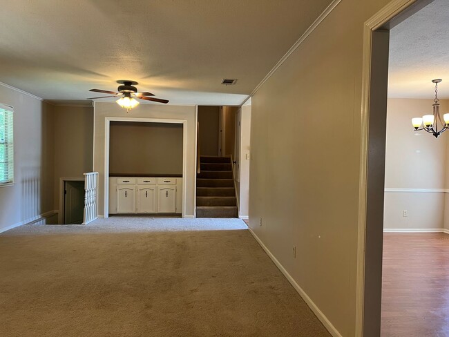14 Feldspar Ct