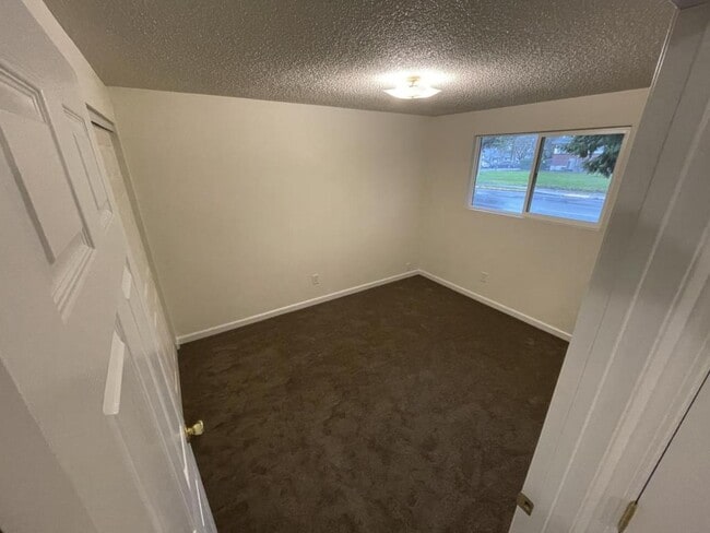 Photo - 1640 Lawnridge St SW