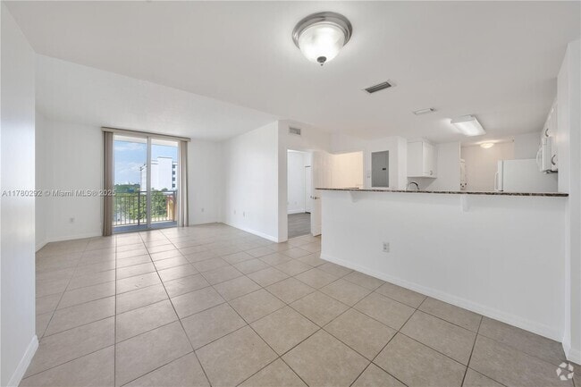 Building Photo - 215 SW 42nd Ave Unit 507 Rental