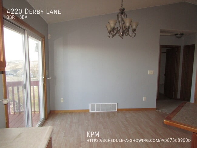 Photo - 4220 Derby Ln