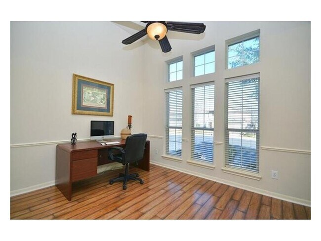 Photo - 1819 Rosenborough Ln N