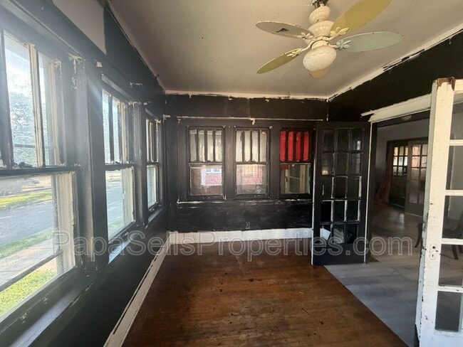 Photo - 107 E Archer Ave