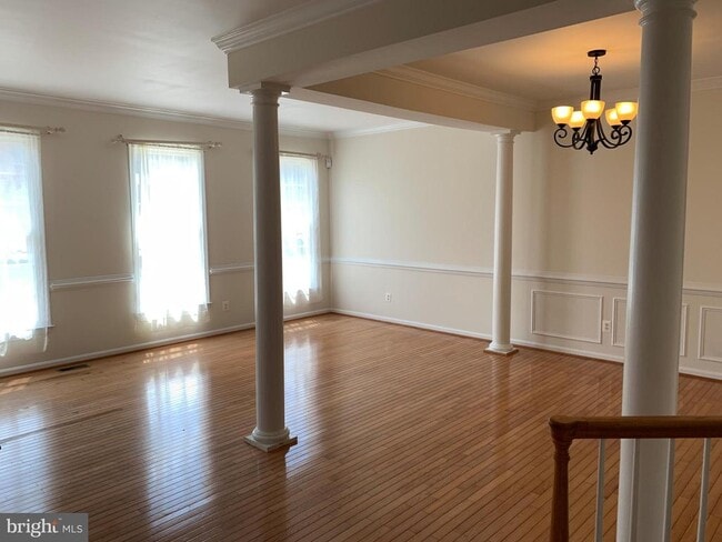 Building Photo - 106 Shepherdson Ln NE