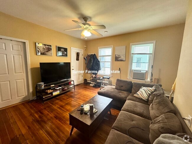 Building Photo - 20 Bristol St Unit 2 Rental