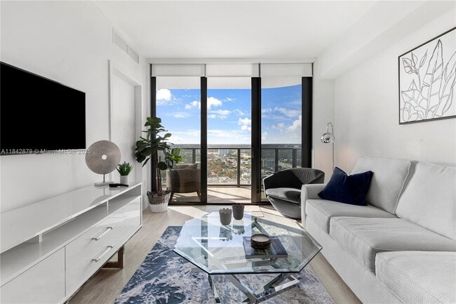 Building Photo - 121 NE 34th St Unit 2410 Rental