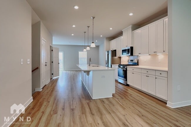 Photo - 137 Callowhill Ln