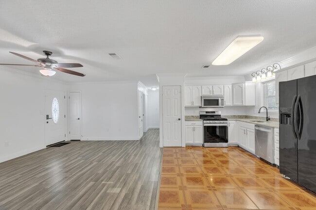 Photo - 319 Jones Rd