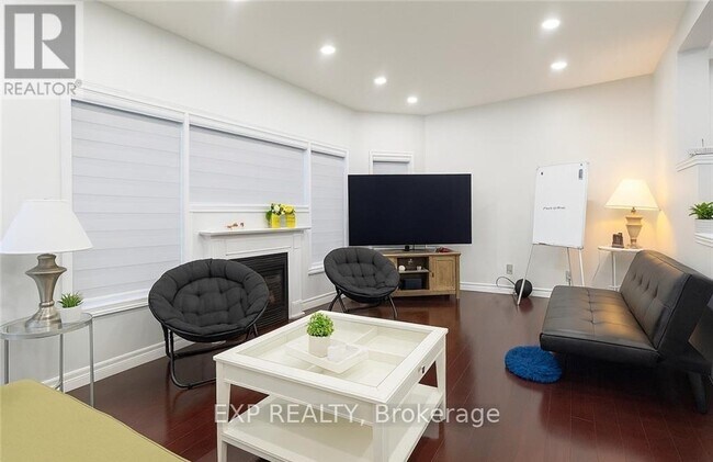 Photo - 235 Pineland Ct