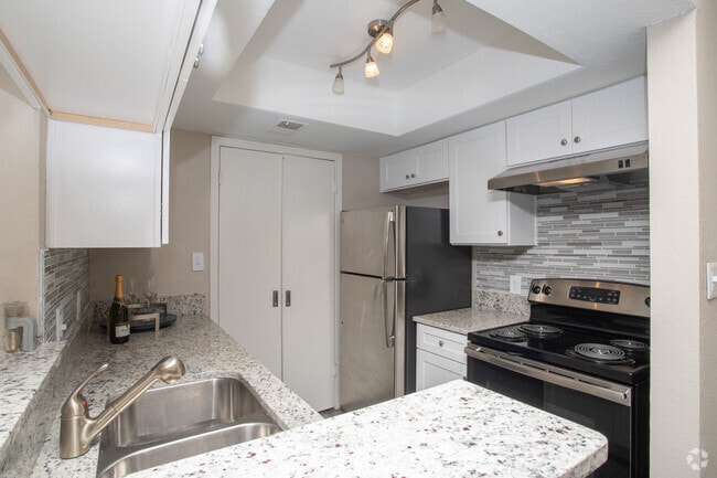 1BR, 1BA - 756SF