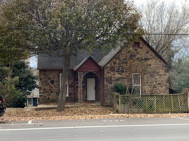 Photo - 199 W Lafayette St Apartment Unit 2