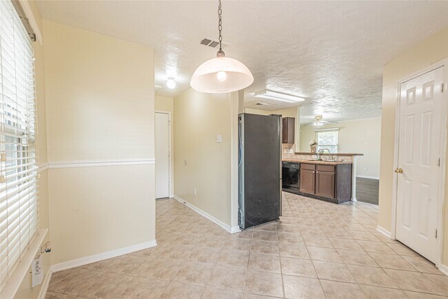 Photo - 6630 Bluebottle Ln