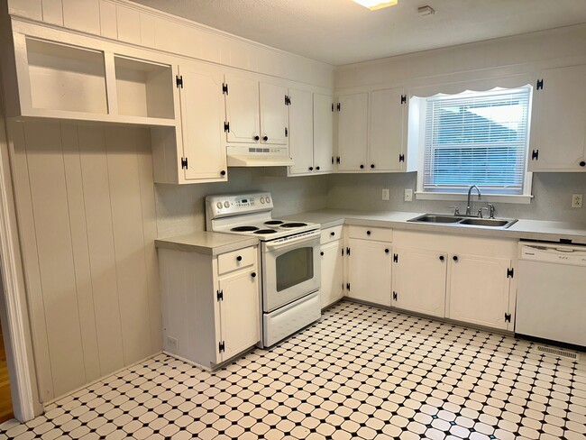 Photo - 1710 Bellevue Dr