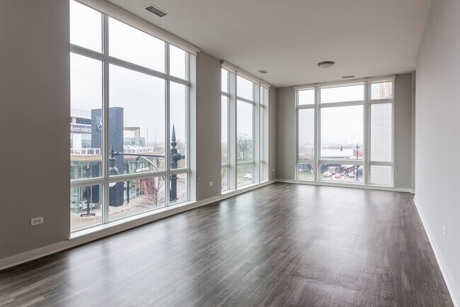 Photo - 1545 N Bosworth Ave