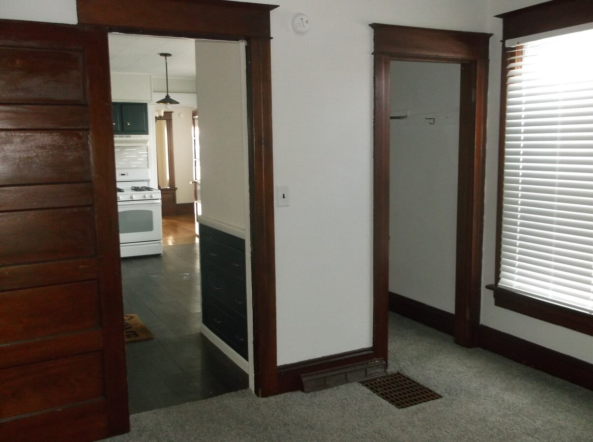 Photo - 732 W Liberty St Unit 2