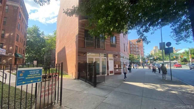 Building Photo - 42-33 Kissena Blvd Unit 2A