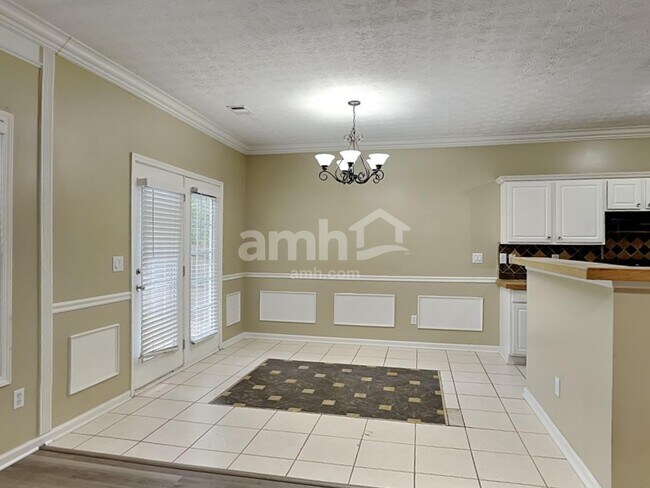 875 Clairidge Ln