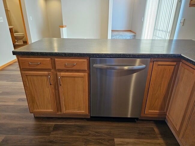 Kitchen Bar Counter-Dishwasher