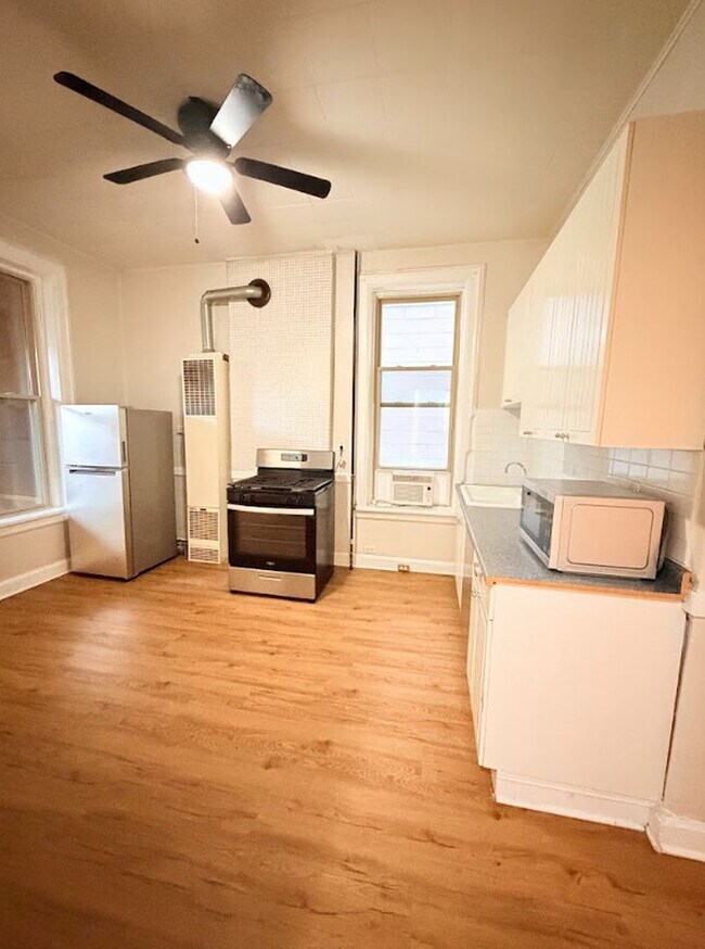 Photo - 1013 N Winchester Ave