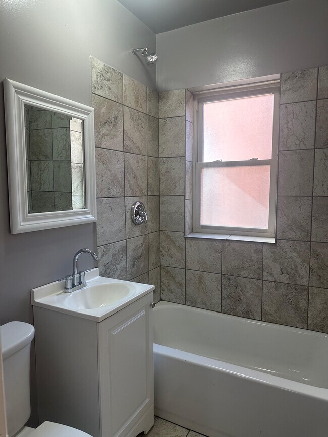 Photo - 4033 W Melrose St Unit ONE BED