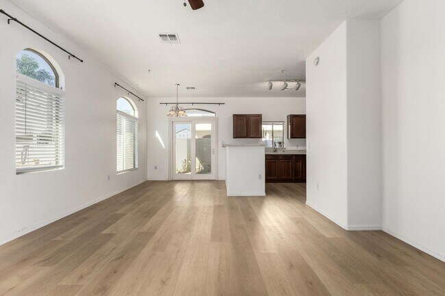 Photo - 2150 E Bell Rd Unidad 1088