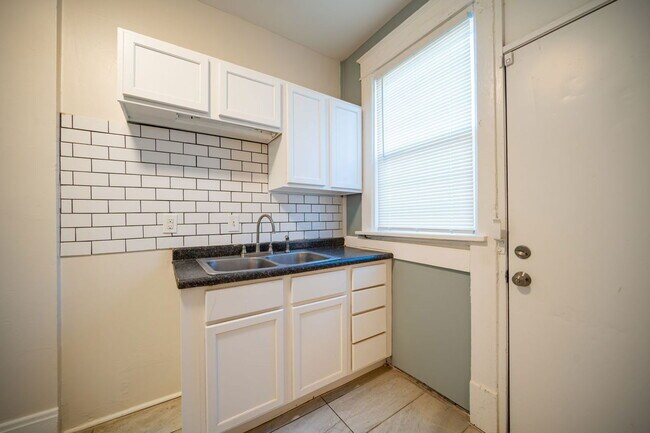 Photo - 1006 McAllister Ave