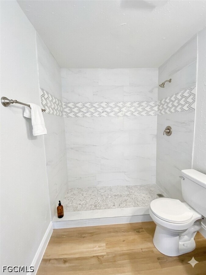 Photo - 106 Leeland Heights Blvd W