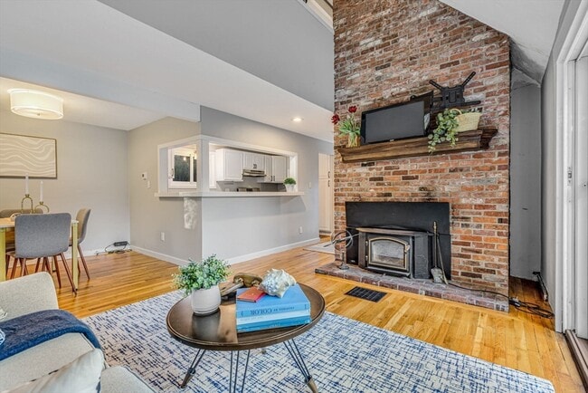 Photo - 2 Clover Hill Rd