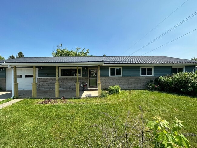 Welcome home! - 201 Sherwood Dr