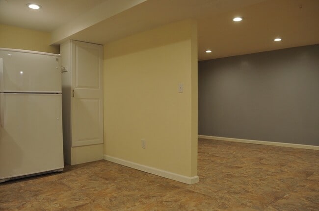 Photo - Basement Apartment, 2 bed 1 bath close to Food Trucks on Best