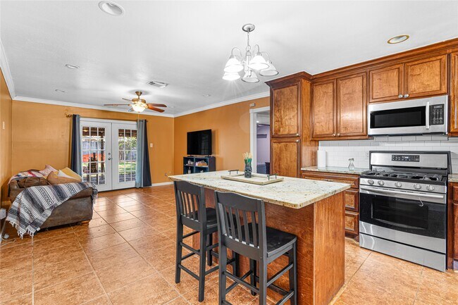 Photo - 9319 Jaywood St