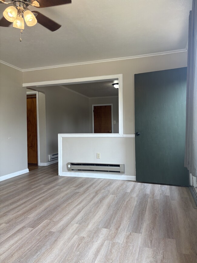Photo - 135 S California St