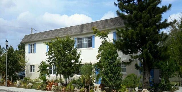 Building Photo - 907 NW 4th St Unit 1