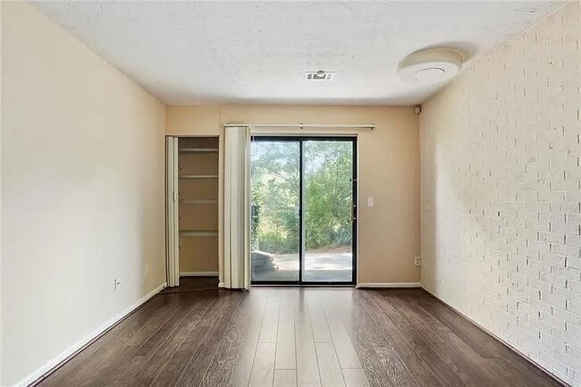 Photo - 76 Sandalwood Cir