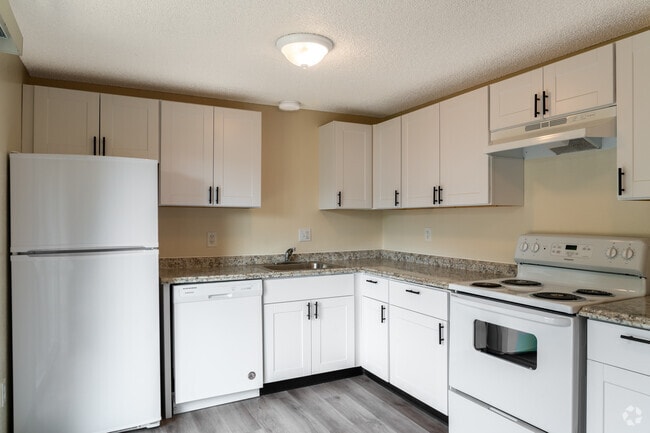 2BR, 2BA, - 845SF - Kitchen