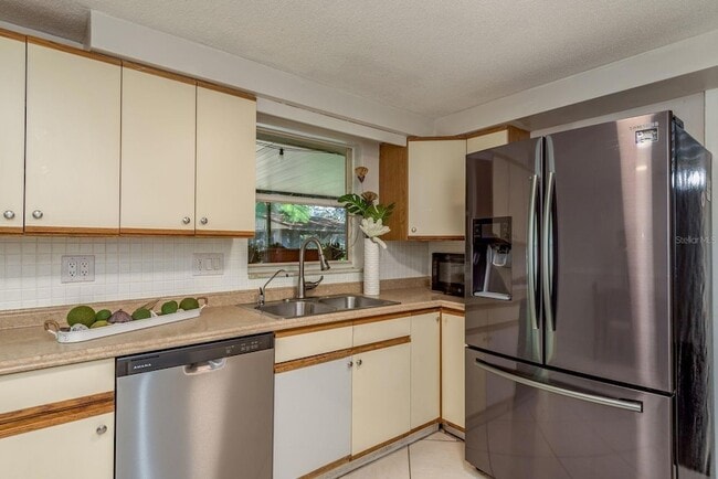 Photo - 1748 Colmar Dr