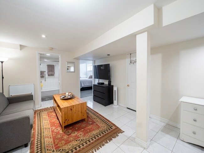 Building Photo - 26 Rockvale Ave Unit BSMT