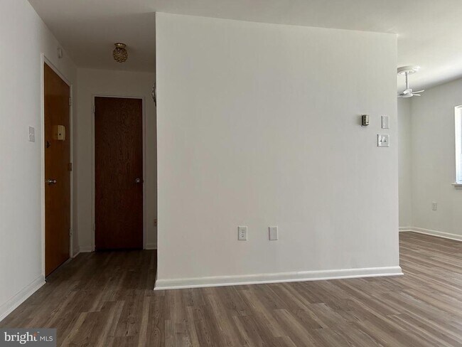 650 Brooke Rd Unit B13