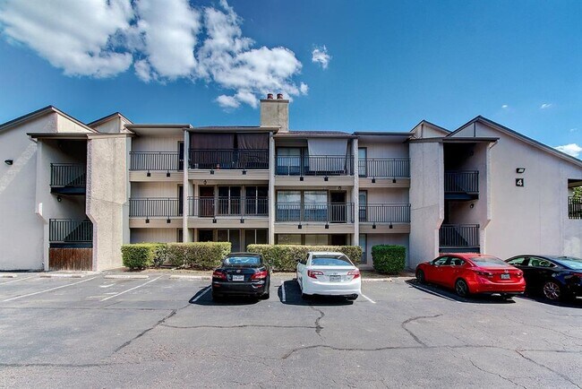 Photo - 6910 Hart Ln Unit 408