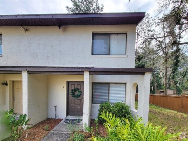 Building Photo - 2635 SW 35th Pl Unit 807 Rental