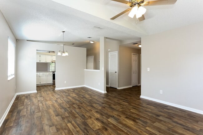 Photo - 10921 Mindanao Dr S