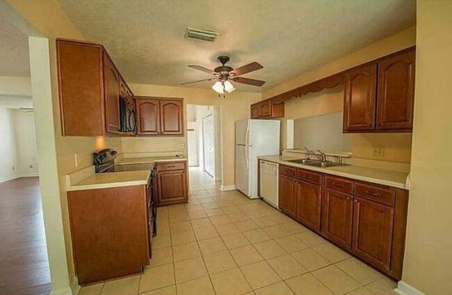 Photo - 705 Wagons Way