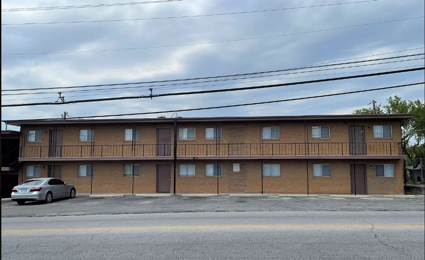 Photo - 807 W Hallmark Ave Unidad D