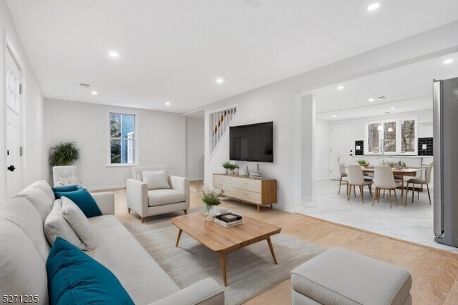 Photo - 567 Eagle Rock Ave