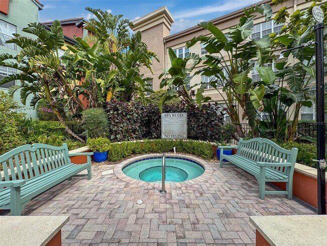 Photo - 2421 W Horatio St Unit 817