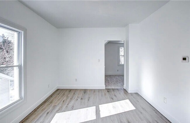 Photo - 87th,W.1308 Unit Up