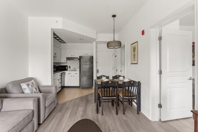 Photo - 8301 Palm Pkwy Unidad ID1280948P