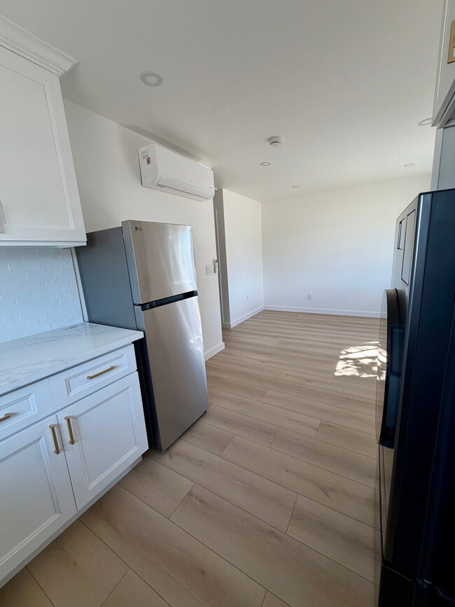Photo - 23874 Friar St